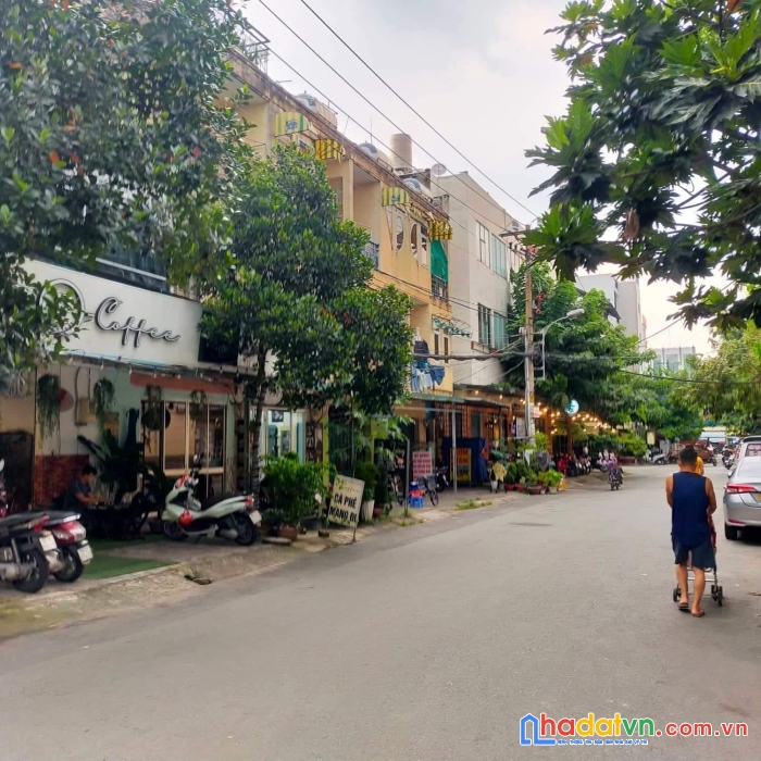 Nhà tây thạnh, tân phú, 4 tầng oto đỗ cửa, hơn 4t