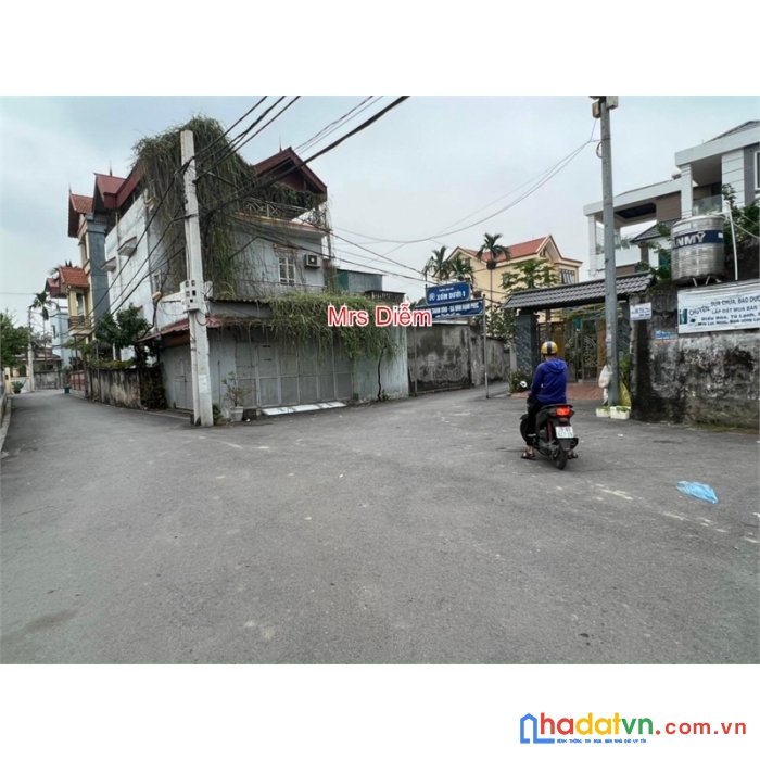 Nhỉnh 2 tỷ, mrs diễm cần bán 52m đất lô góc tuyệt đẹp tại lộc hà, mai lâm, đông anh.