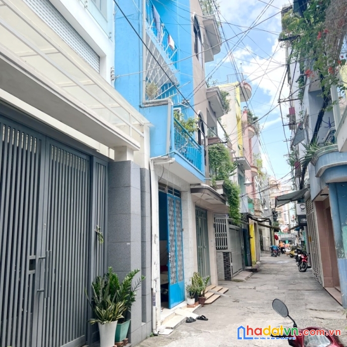 Nhà 4 tầng, nở hậu hẻm xe hơi đường nguyễn biểu p2q5