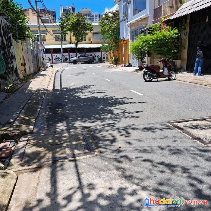 Bán nhà mặt tiền đường số 13- cư xá ngân hàng, quận 7, kế bên đại học marketting - kinh doanh- mở