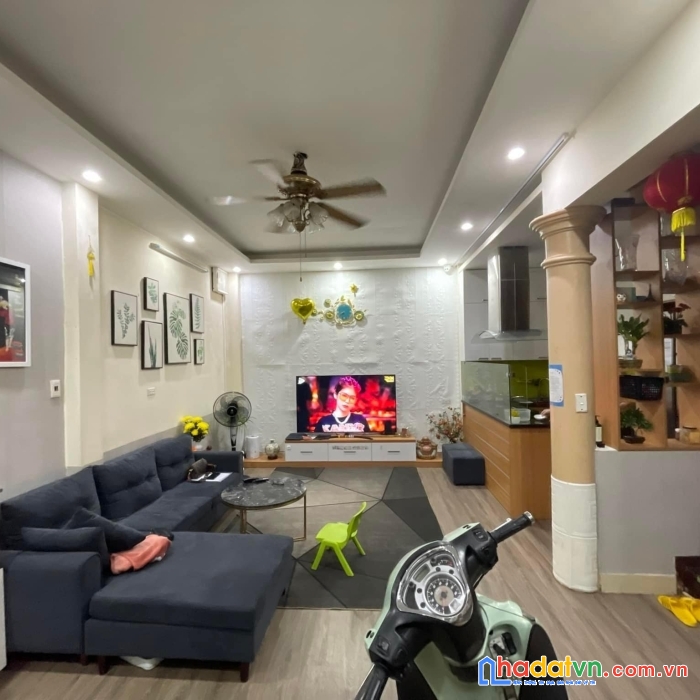 Kinh doanh  - lô góc --ở sướng - ô tô đỗ 5 tạ đỗ cửa - mt rộng