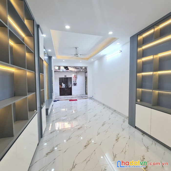 Nhà mới koong - ô tô đỗ cửa - vài bước ô tô tránh - thang máy xịn xò-nội thất đẹp