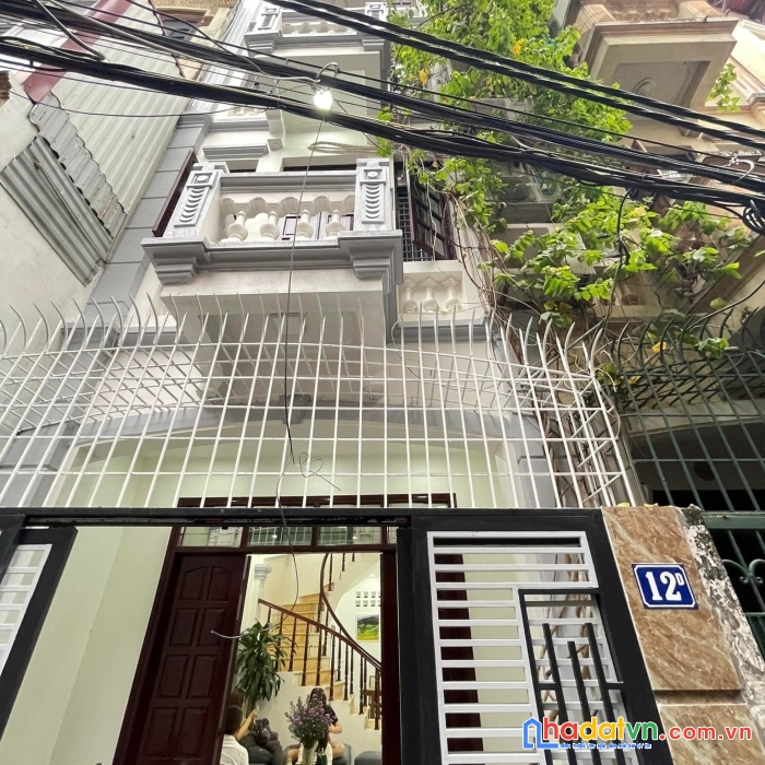 Bán gấp nhà võng thị- tây hồ ba bước ra hồ tây 50m 4 tầng, ô tô cạnh nhà 5.2 tỷ cực hiếm