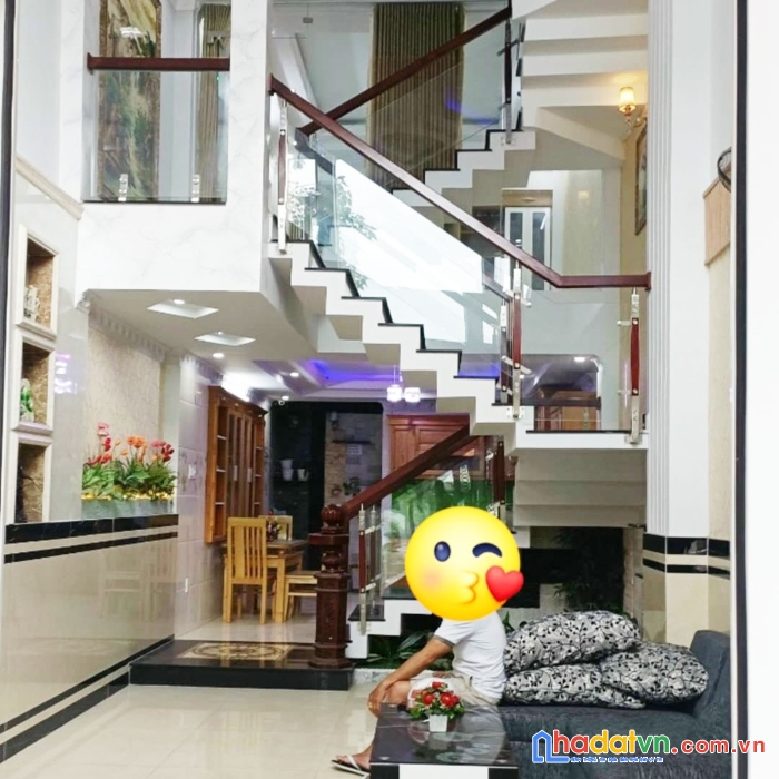 Mặt tiền thụt tân thới hiệp quận 12, dt.72m2, 3 tầng btct, phù hợp vừa ở vừa kinh doanh.