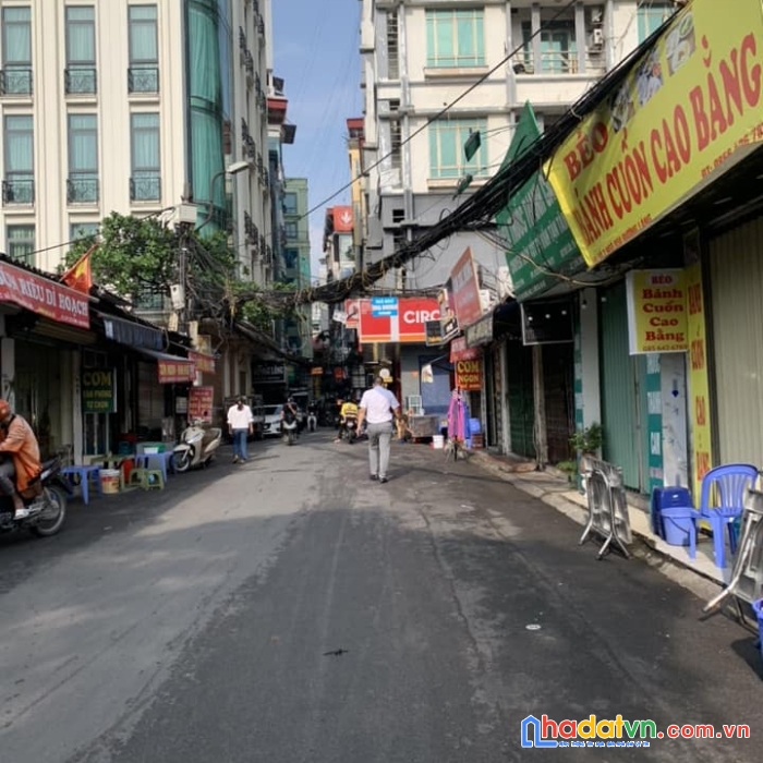 Cần bán gấp nhà đường láng 49m2 mt 5.3m nhà đẹp ở ngay gara