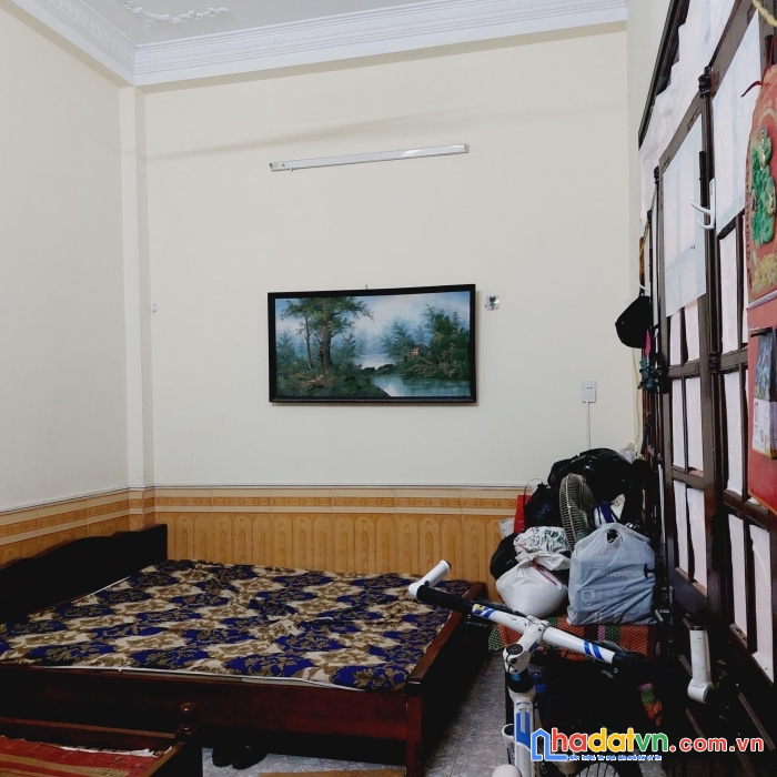 Nhà  đường láng, diện tích 57m2, 4 tầng, thoáng vị trí trung tâm, giao thông thuận tiện, giá hạ