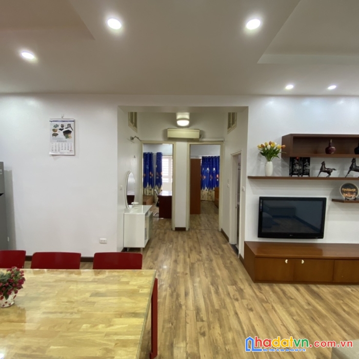 Chính chủ bán căn hộ tầng 7, 2 ngủ, 2 wc chung cư 27 lạc trung, căn hộ full nội thất