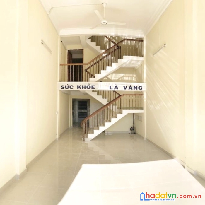 Cho thuê nhà nguyên căn đường 12m kdc bình đăng p6q8