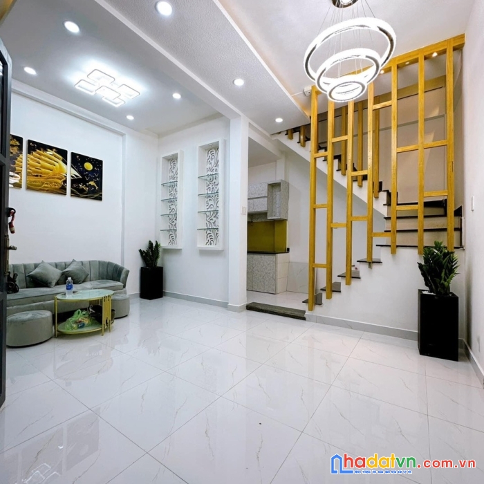 Bán nhà mới 3 tầng, 15m ra hxh đua nguyễn công hoan, pn, tặng nt, 3pn, 35m2, 5.40 tỷ 