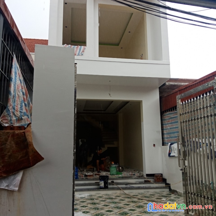 Chính chủ cần bán nhà kiểu cách xây dựng : nhà hiện đại mới tinh