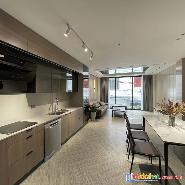 Bán nhà hoàng như tiếp, long biên * 86 m2 * 5 tầng * 8 tỷ nhà đẹp lung linh, gara ô tô vào nhà