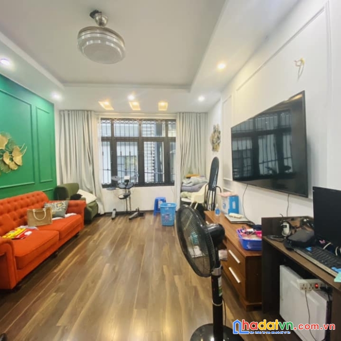 Bán nhà hoàng quốc việt cầu giấy, nhà đẹp, gần phố, ngõ thông, 50m2 giá 6 tỷ 5