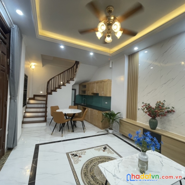 Bán gấp nhà sài đồng ,long biên .35m x 5t. gần  phố ,ô tô đỗ cửa .giá 3.6 tỷ .