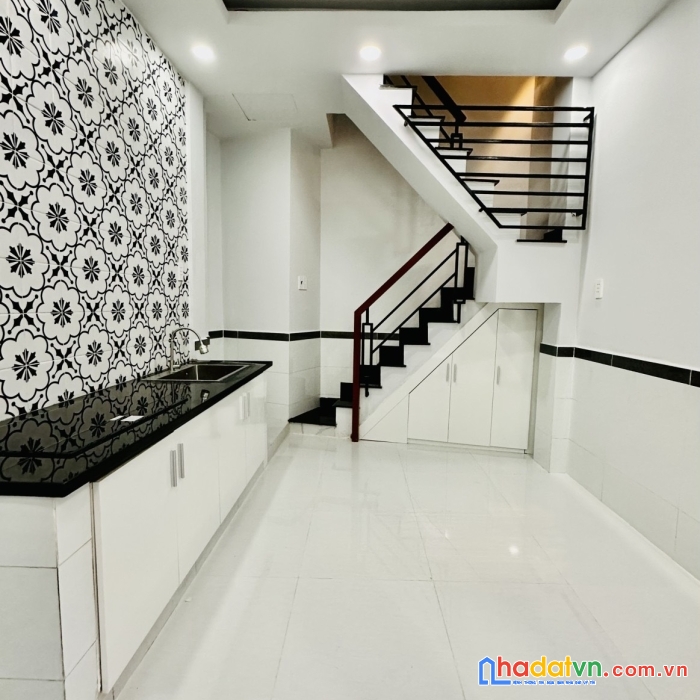 Bán nhà đẹp hxh tân sơn nhì tân phú nhỉnh 2 tỷ