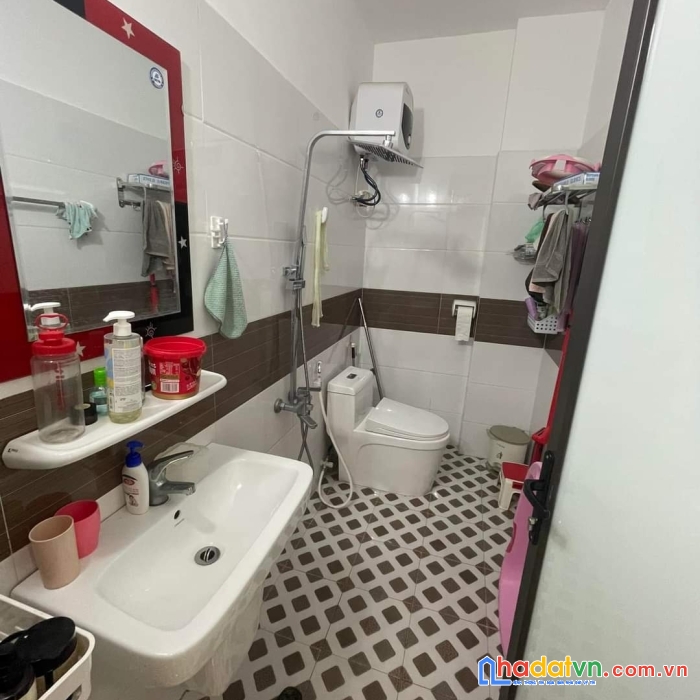 Cần bán căn 4 tầng cực đẹp tại sở dầu hồng bàng hải phòng 
diện tích 42,5 m