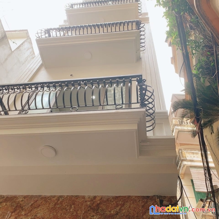 Bán gấp nhà võng thị- tây hồ đi bộ ra hồ tây thể dục 36m, 5 tầng, gần ô tô chỉ 5,85 tỷ cực hiếm