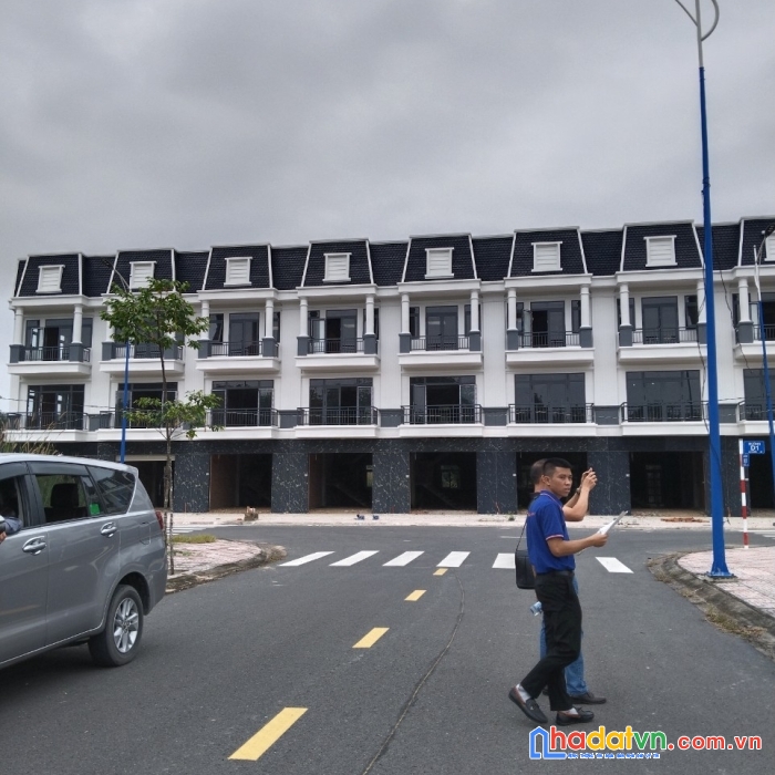 Đất mặt tiền đường 20m, đối diện chợ bàu bàng