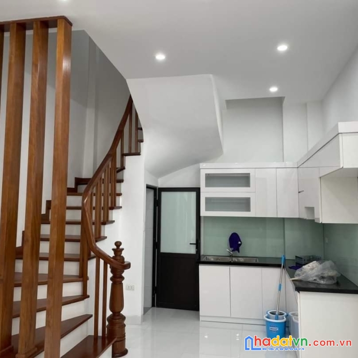 Bán nhà đội cấn - ba đình 40m² - 4 tỷ - ngõ nông thoáng - lô góc - vài bước ra ô tô.