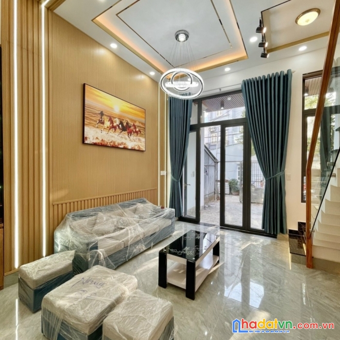 Nhà mới xây dựng kiến trúc mới chỉ bán cho khách mua ở ngay 70m 5pn