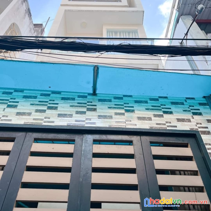 Bán nhà đoàn văn bơ 4 lầu, 23 m2 chỉ 3 tỷ 6