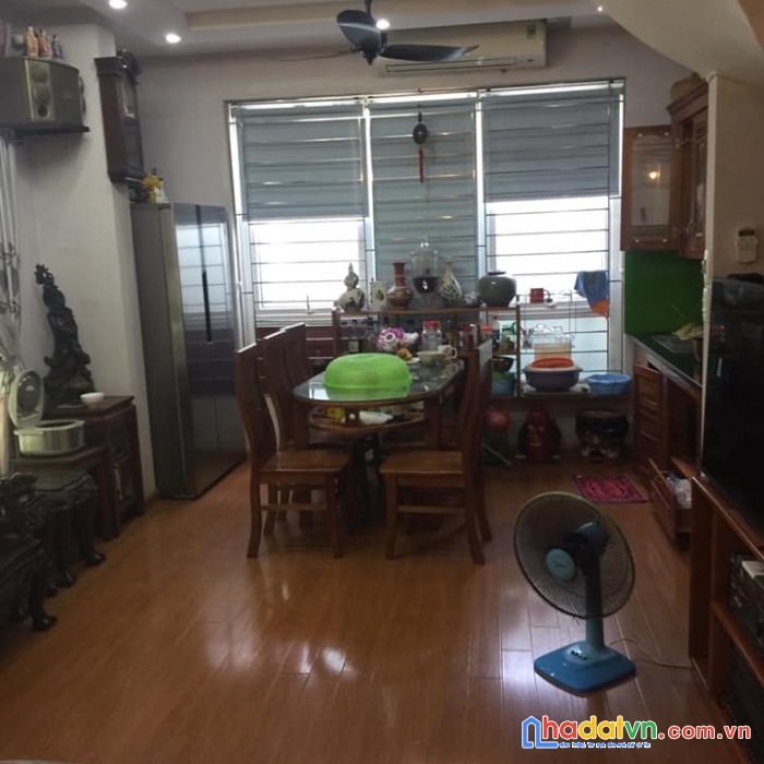 Bán nhà hoàng quốc việt 51m2 4 tầng giá 3 tỷ 85 “ngõ 3m, gần phố, nhà đẹp” lh a phúc: 0888743418.
