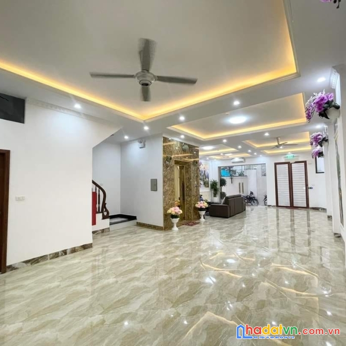 Bán nhà gia thuỵ long biên 90 m2 * 5 tầng * 9 tỷ 5 gara ô tô 7 chỗ nt xịn khu cán bộ hk
