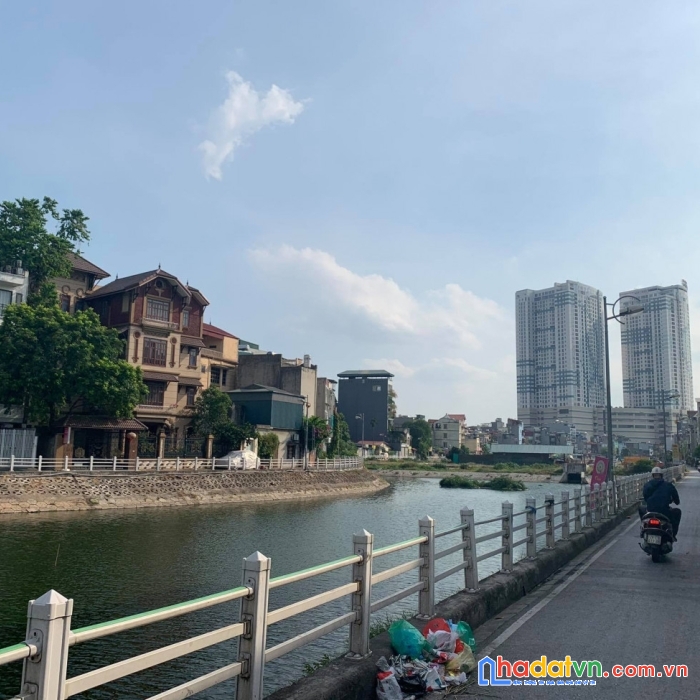 Bán nhà phố ngọc lâm, lô góc hai mặt thoáng, view hồ sang trọng.