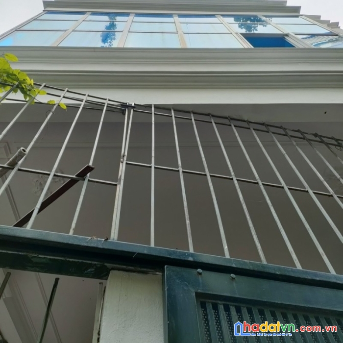 Bán  nhà phố bồ đề - long biên ngõ 2x  72m2 4 tầng mặt tiền 6,2 m giá tốt 6,5 tỷ