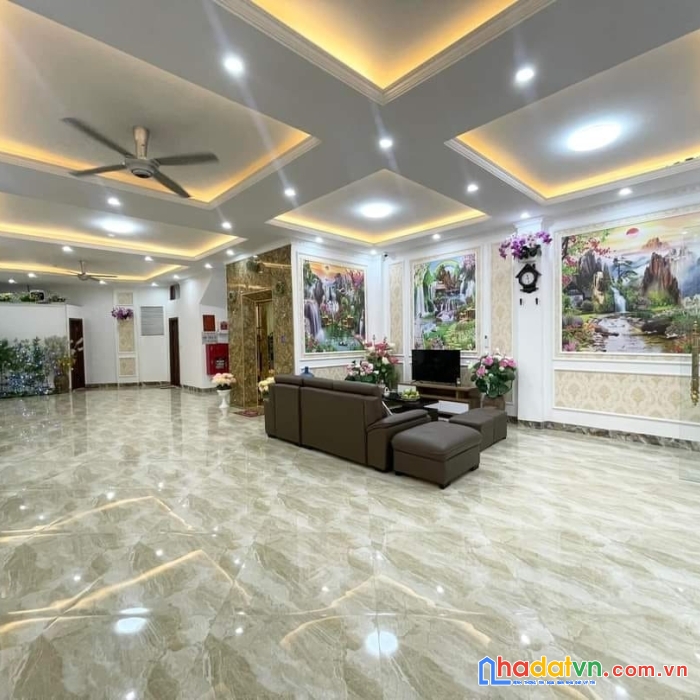 Bán nhà hồng tiến long biên 74 m2 * 5 tầng * 11 tỷ 5 gara ô tô, thang máy xịn, nt nhập khẩu