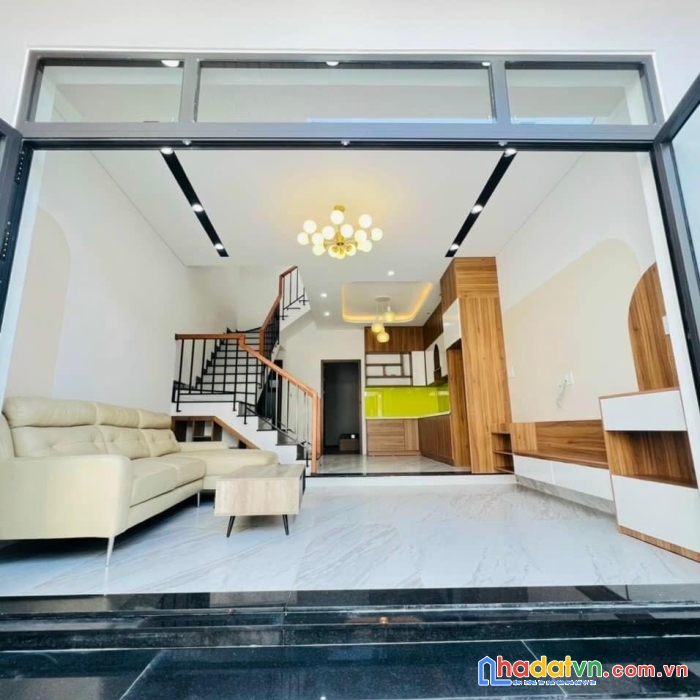 (hàng chốt tết) nhà mới , dt 5.5x17m2, 4 tầng chỉ 8.x tỷ, tặng  nội thất cao cấp như hình - huỳnh