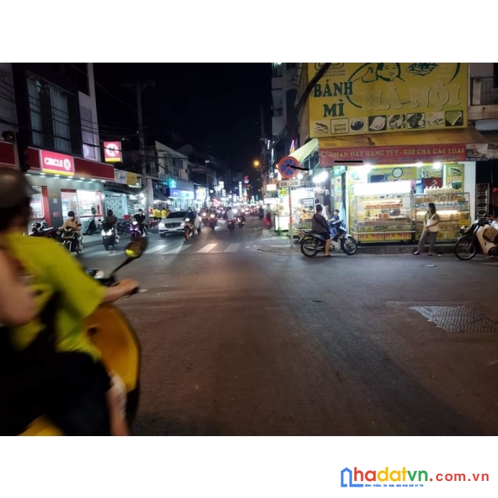 Bán nhà mặt tiền đồng đen- tân bình- 5 tầng kinh doanh- giá rẻ bao đầu tư- 70m2 giá chỉ 19,5 tỷ