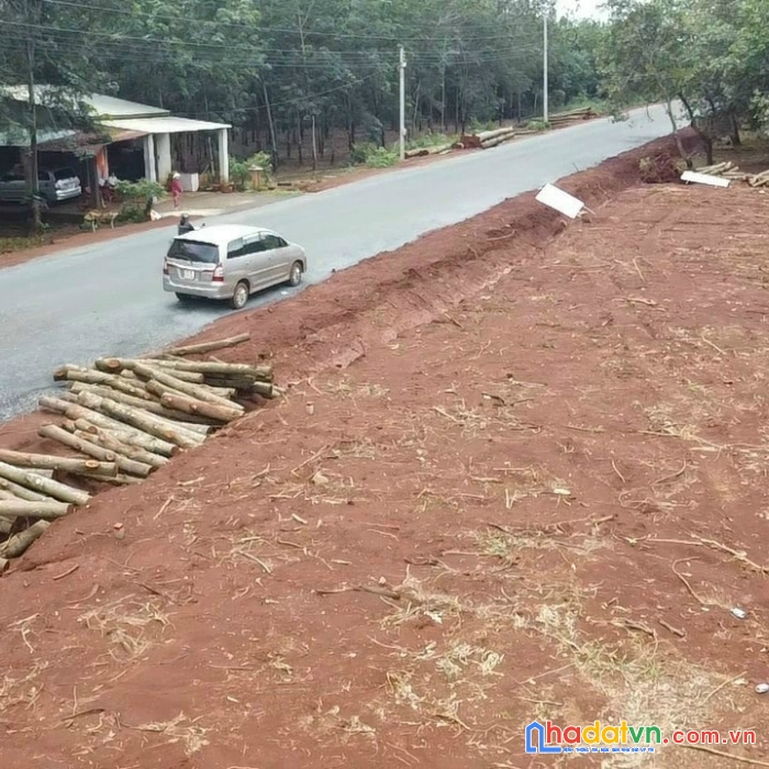 Đất thổ cư bán gấp giá lỗ 250m2 chỉ 450 triệu, đường đang làm, gần chợ.