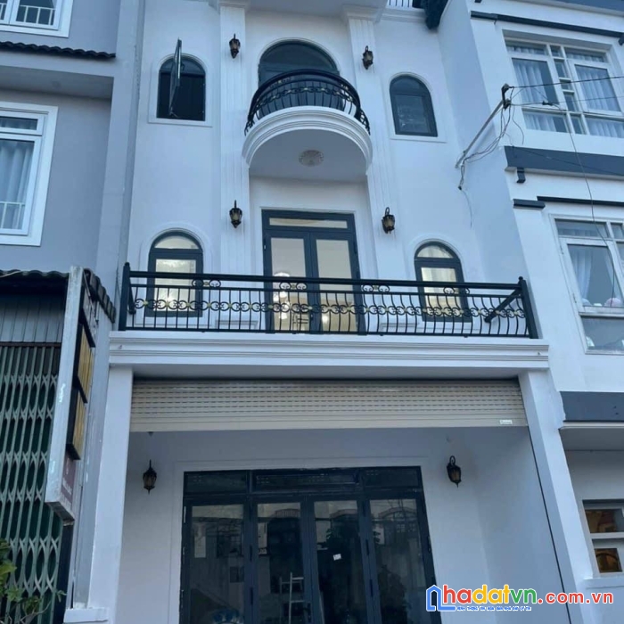 Bán nhà mặt tiền đường trần lê đà lạt mới xây thích hợp kinh doanh