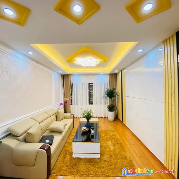 Nhà đẹp khương đình ,ngõ rộng, gần view hồ, thông số đẹp, 42m * 5 tầng, giá 4.75 tỷ.