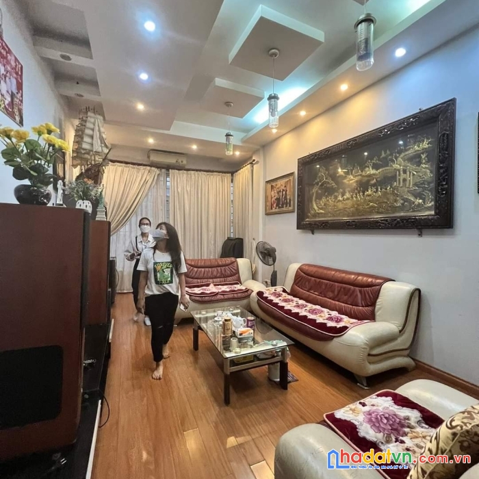Tx02
nhà đẹp ở ngay, khương trung 5 tầng, ô tô đỗ 10m, nhỉnh 4 tỷ