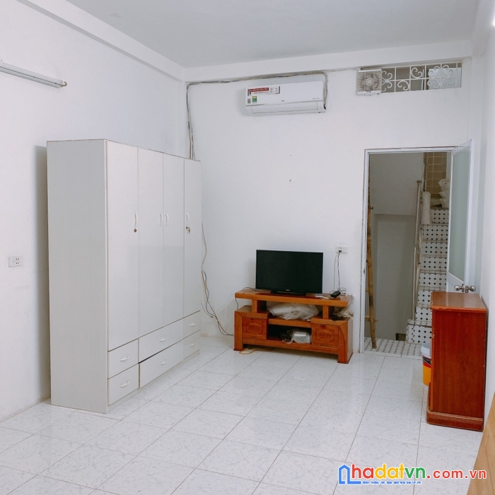 Chính chủ cho thuê nhà ở tầng 3, số 17 phó đức chính, ba đình, nhà khu trung tâm, đủ đồ