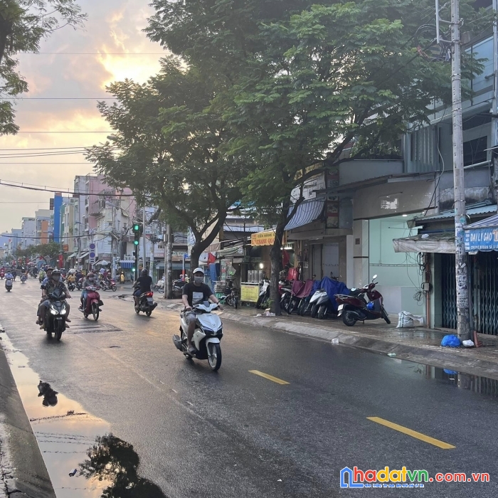 Bán nhà mới đẹp bà hom  (4x35) 2 tấm giá 11 tỷ gần chợ phú  lâm