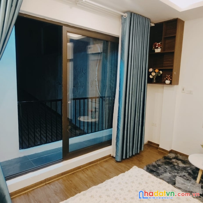 Mặt ngõ bồ đề, 42m, 4 tầng, dân xây, full nội thất, giá nhỉnh 4 tỷ