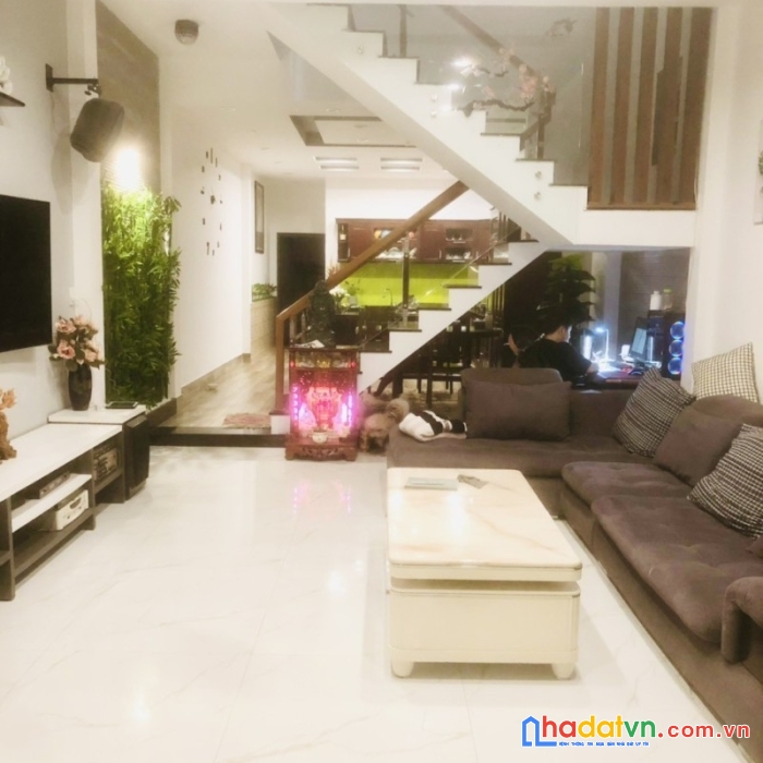 Nhà 2 tầng mặt tiền huỳnh ngọc huệ kinh doanh đỉnh