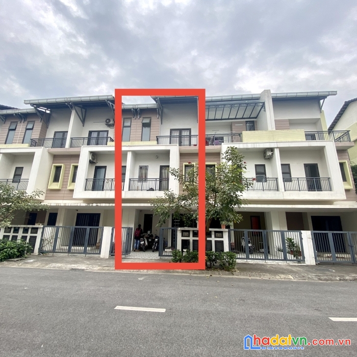 Bán nhà liền kề 75m2x3t đã hoàn thiện cơ bản đang cho thuê 10tr/tháng tại kđt vsip