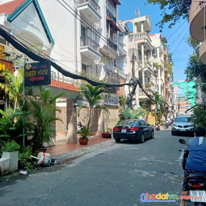 Chính chủ. nhà đường hoàng văn thụ. cách sân bay tân sơn nhất 2 km