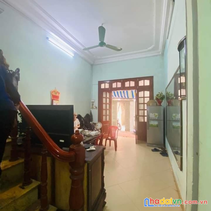Nhà đẹp ngõ rộng thông oto đổ cửa phố hoàng văn thái 40 m 5 tầng chỉ 7 tỷ 6