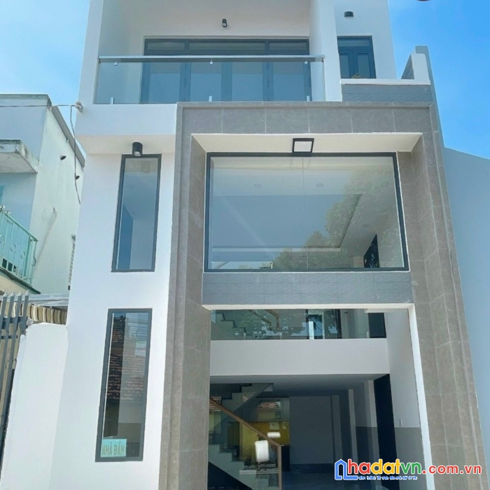 Bán nhà 1 trệt 2 lầu sổ riêng thổ cư, kinh doanh được chỉ 3 tỷ