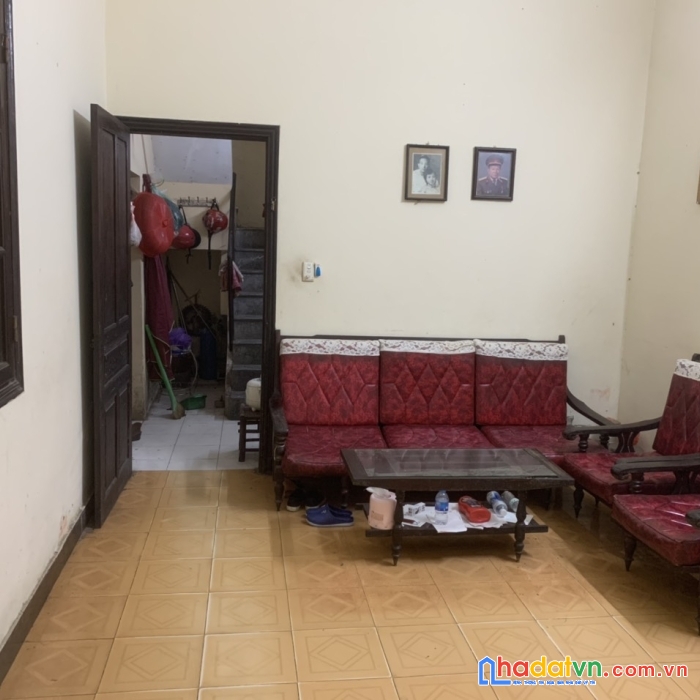 Cho thuê nhà 42m2 tầng 1 phố khâm thiên hà nội