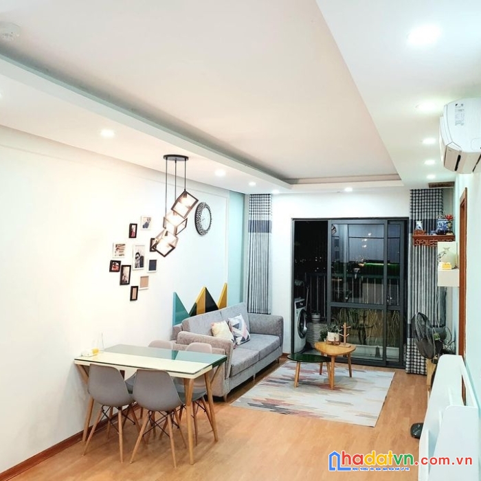 Bán căn hộ toà n5 mặt đường hoàng đạo thuý:75m2, 2 ngủ giá: 2,5 tỷ