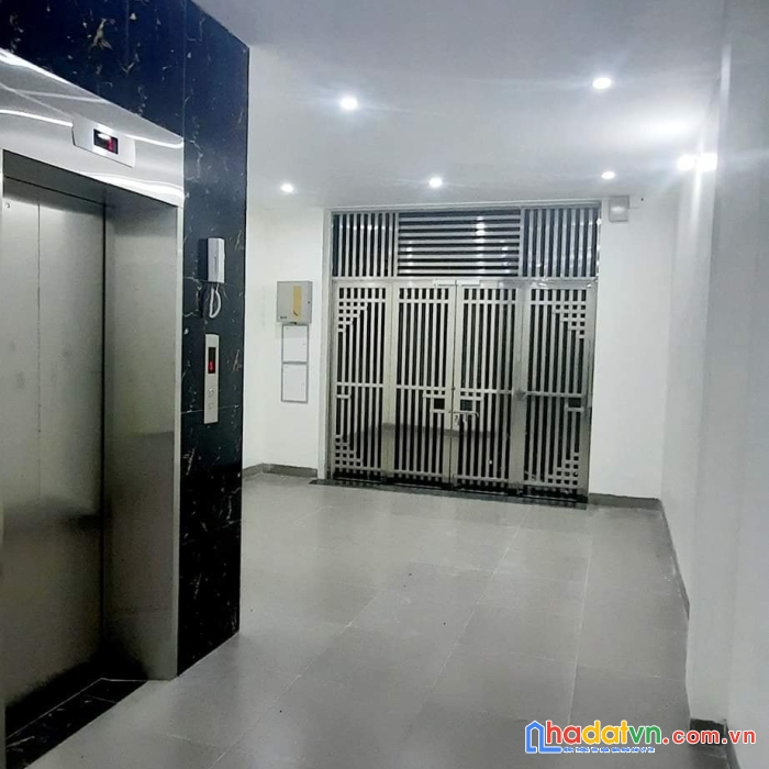 Gà đẻ trứng vàng - ccmn 8 tầng 13p giá 6.3 tỷ ngõ nông