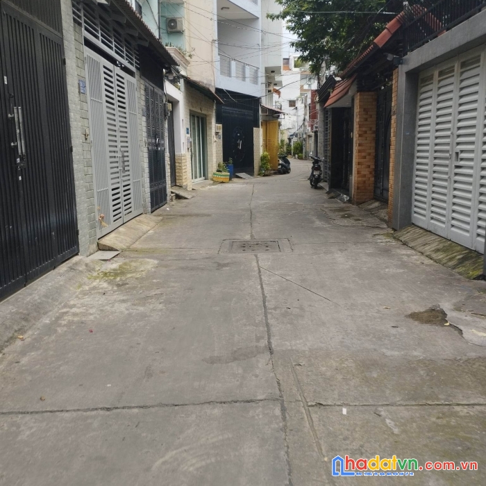 Bán nhà p.6 tân bình, 50m2, 3 ngủ, lô góc, hẻm thông, chỉ 3.7 tỷ!