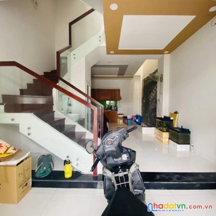 Bán nhà thống nhất gò vấp 4.5m x 11m 3 tầng hẻm ô tô giá 4 tỷ 5 tl