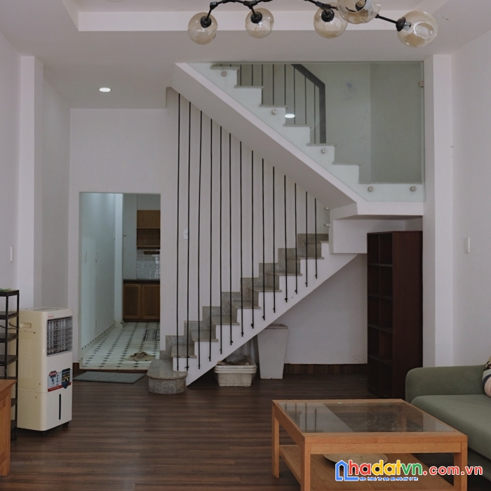 #bán nhà hẻm xe hơi tôn thất thuyết q4
 ngang 4,5 x 14 m đúc mới 2 tấm giảm 400 triệu giá có 4,6