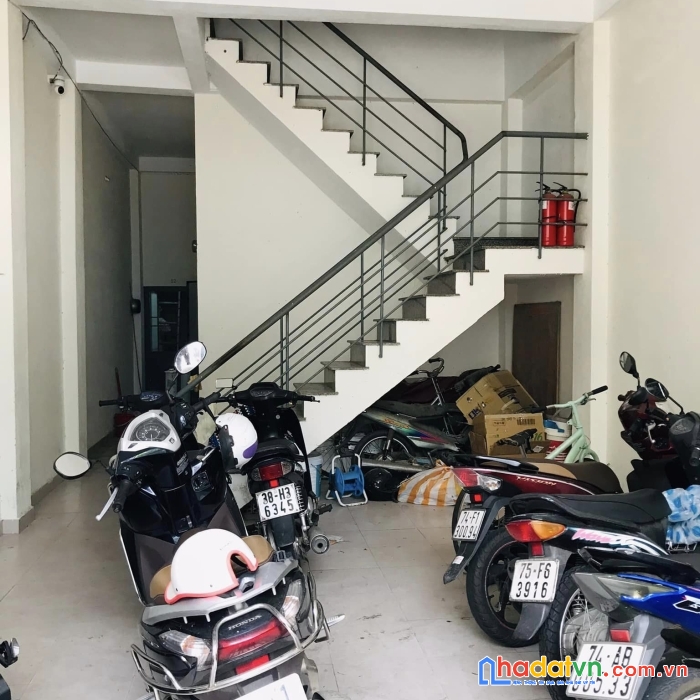 Nhà mặt tiền cạnh đh ngoại ngữ, 13 phòng, 3 tầng thu 21tr 1 tháng